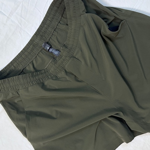 Lululemon Pace Breaker Linerless Short 5" - Dark Olive - L - Picture 8 of 12